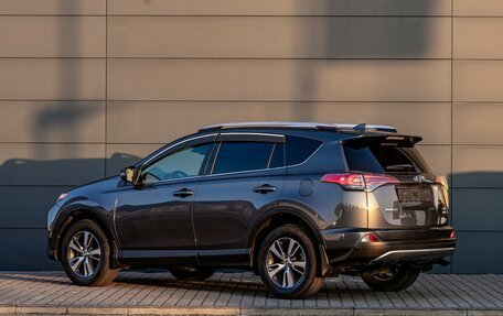 Toyota RAV4, 2018 год, 2 595 000 рублей, 4 фотография