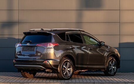 Toyota RAV4, 2018 год, 2 595 000 рублей, 6 фотография