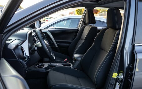 Toyota RAV4, 2018 год, 2 595 000 рублей, 11 фотография