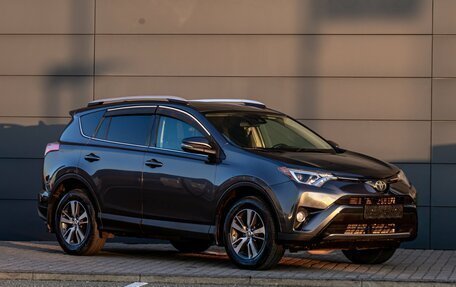 Toyota RAV4, 2018 год, 2 595 000 рублей, 9 фотография