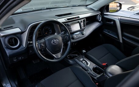 Toyota RAV4, 2018 год, 2 595 000 рублей, 13 фотография