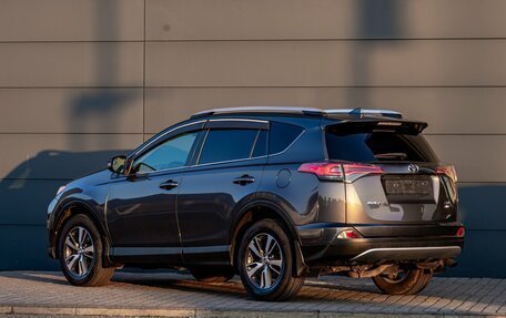 Toyota RAV4, 2018 год, 2 595 000 рублей, 10 фотография