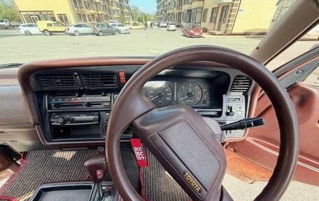 Toyota HiAce H100, 1991 год, 495 000 рублей, 11 фотография