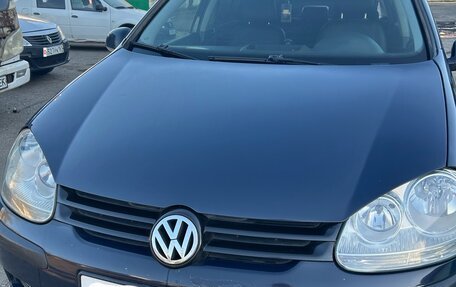 Volkswagen Golf V, 2005 год, 550 000 рублей, 2 фотография