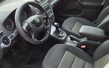 Skoda Octavia, 2011 год, 750 000 рублей, 8 фотография