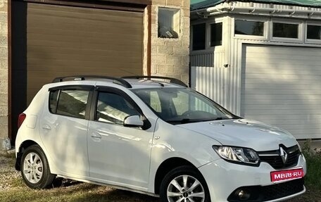 Renault Sandero II рестайлинг, 2015 год, 700 000 рублей, 1 фотография