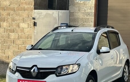 Renault Sandero II рестайлинг, 2015 год, 700 000 рублей, 2 фотография