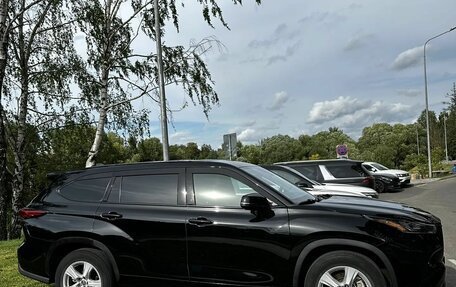 Toyota Highlander, 2020 год, 3 600 000 рублей, 2 фотография