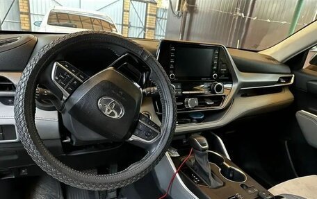 Toyota Highlander, 2020 год, 3 600 000 рублей, 3 фотография
