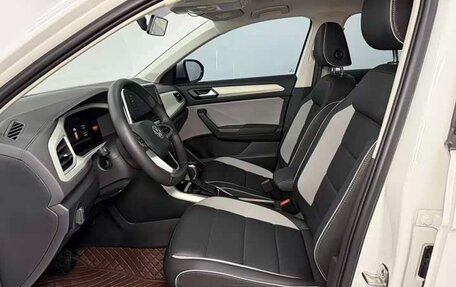 Volkswagen T-Roc I, 2023 год, 2 290 000 рублей, 12 фотография