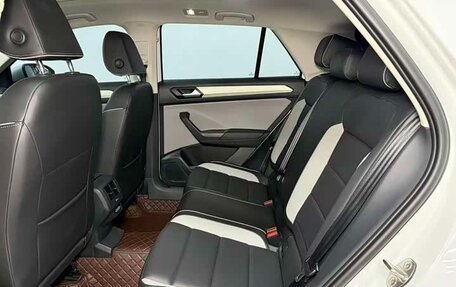 Volkswagen T-Roc I, 2023 год, 2 290 000 рублей, 13 фотография