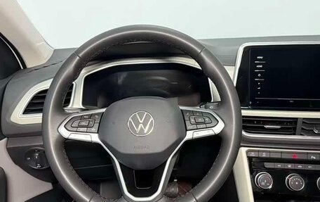 Volkswagen T-Roc I, 2023 год, 2 290 000 рублей, 11 фотография