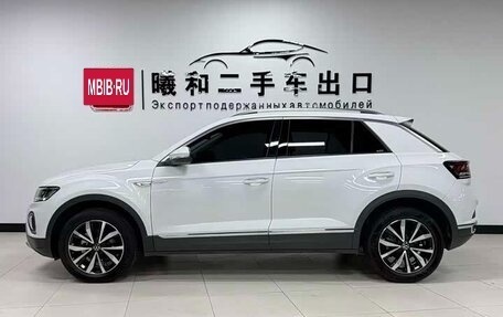 Volkswagen T-Roc I, 2023 год, 2 290 000 рублей, 7 фотография