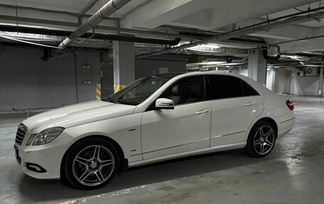 Mercedes-Benz E-Класс, 2010 год, 1 180 000 рублей, 4 фотография