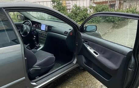Toyota Corolla, 2004 год, 550 000 рублей, 4 фотография