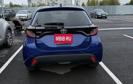 Toyota Yaris, 2021 год, 1 110 000 рублей, 4 фотография