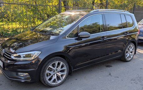 Volkswagen Touran III, 2016 год, 1 450 000 рублей, 3 фотография