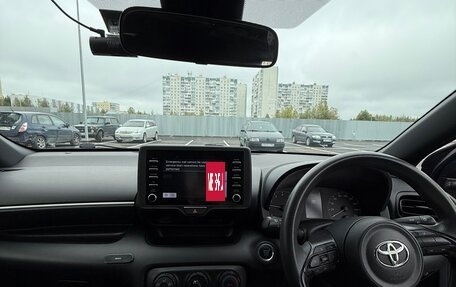 Toyota Yaris, 2021 год, 1 110 000 рублей, 8 фотография