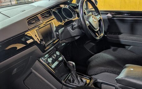 Volkswagen Touran III, 2016 год, 1 450 000 рублей, 11 фотография