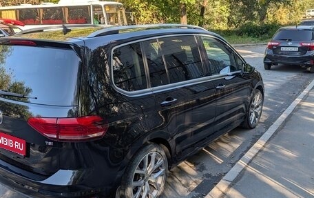 Volkswagen Touran III, 2016 год, 1 450 000 рублей, 4 фотография