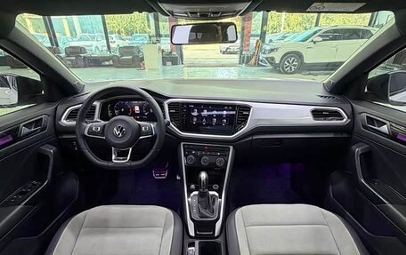 Volkswagen T-Roc I, 2022 год, 2 320 000 рублей, 8 фотография