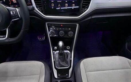 Volkswagen T-Roc I, 2022 год, 2 320 000 рублей, 9 фотография