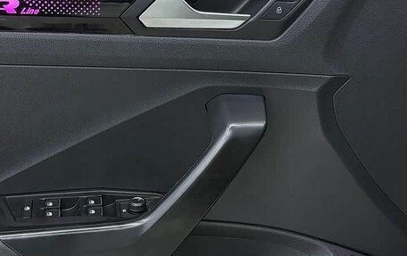Volkswagen T-Roc I, 2022 год, 2 320 000 рублей, 16 фотография