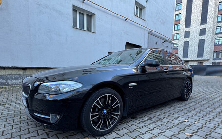 BMW 5 серия, 2011 год, 2 050 000 рублей, 2 фотография