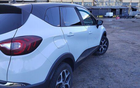 Renault Kaptur I рестайлинг, 2016 год, 1 000 000 рублей, 3 фотография