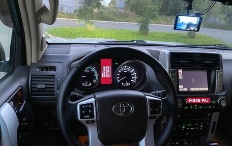 Toyota Land Cruiser Prado 150 рестайлинг 2, 2011 год, 3 300 000 рублей, 12 фотография