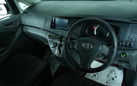 Toyota ISis I, 2010 год, 1 179 000 рублей, 11 фотография