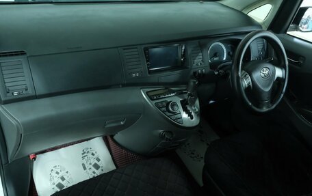 Toyota ISis I, 2010 год, 1 179 000 рублей, 18 фотография