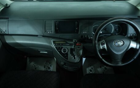 Toyota ISis I, 2010 год, 1 179 000 рублей, 14 фотография