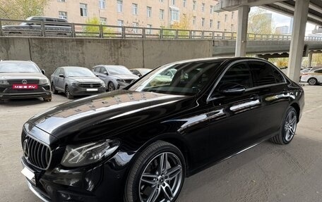 Mercedes-Benz E-Класс, 2020 год, 3 200 000 рублей, 2 фотография