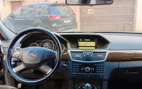 Mercedes-Benz E-Класс, 2011 год, 1 500 000 рублей, 13 фотография