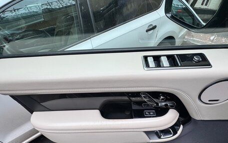 Land Rover Range Rover IV рестайлинг, 2019 год, 7 500 000 рублей, 3 фотография