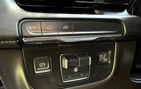 Cadillac Escalade V, 2023 год, 12 950 005 рублей, 16 фотография
