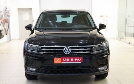 Volkswagen Tiguan II, 2018 год, 2 350 000 рублей, 2 фотография