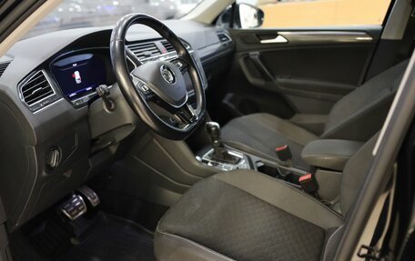 Volkswagen Tiguan II, 2018 год, 2 350 000 рублей, 13 фотография