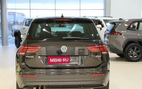 Volkswagen Tiguan II, 2018 год, 2 350 000 рублей, 8 фотография