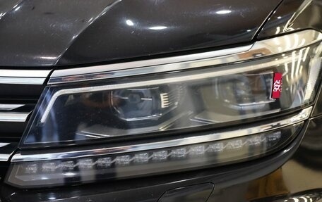 Volkswagen Tiguan II, 2018 год, 2 350 000 рублей, 3 фотография