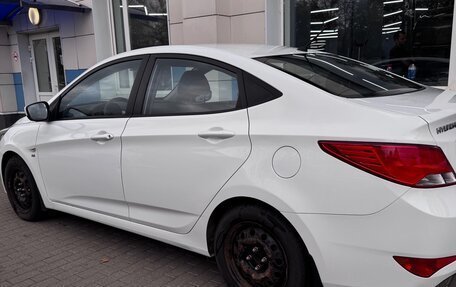 Hyundai Solaris II рестайлинг, 2014 год, 800 000 рублей, 4 фотография
