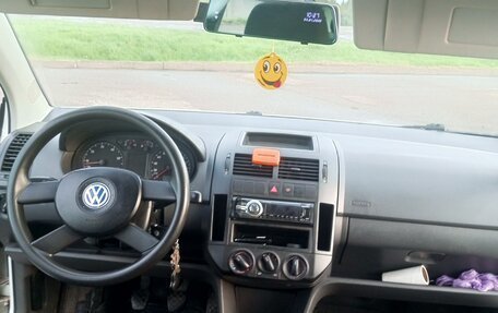 Volkswagen Polo IV рестайлинг, 2002 год, 290 000 рублей, 6 фотография