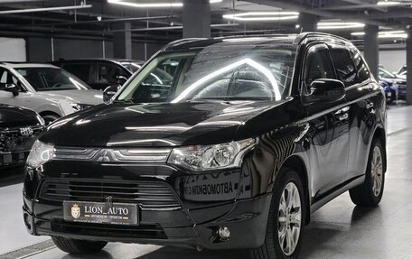 Mitsubishi Outlander III рестайлинг 3, 2013 год, 1 730 000 рублей, 3 фотография
