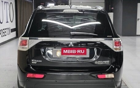 Mitsubishi Outlander III рестайлинг 3, 2013 год, 1 730 000 рублей, 7 фотография
