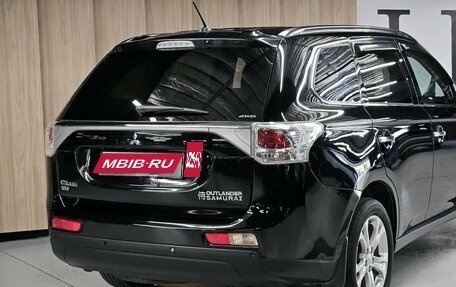 Mitsubishi Outlander III рестайлинг 3, 2013 год, 1 730 000 рублей, 9 фотография