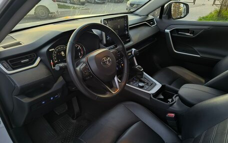 Toyota RAV4, 2020 год, 2 900 000 рублей, 7 фотография