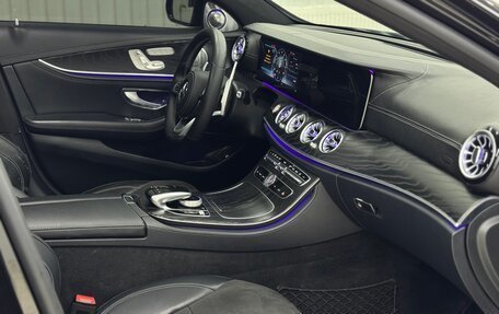 Mercedes-Benz E-Класс, 2017 год, 2 550 000 рублей, 10 фотография