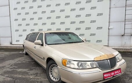 Lincoln Town Car III рестайлинг, 2001 год, 444 000 рублей, 1 фотография