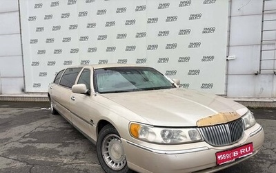 Lincoln Town Car III рестайлинг, 2001 год, 444 000 рублей, 1 фотография